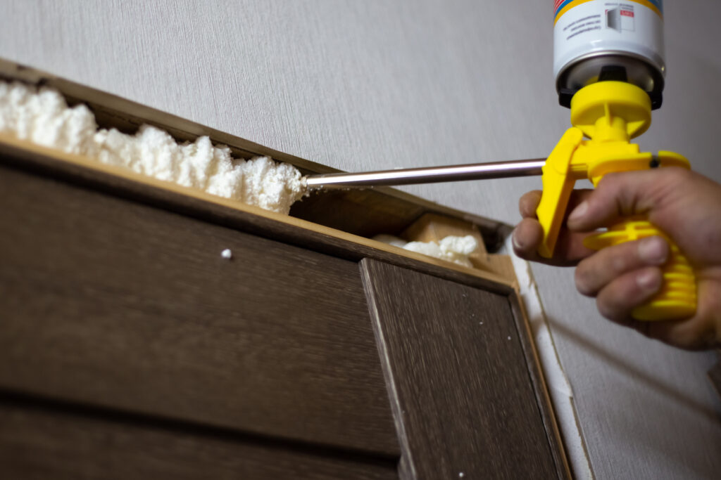 Using polyurethane foam in the installation of windows